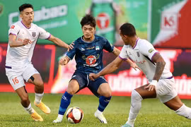 HAGL 10 trận chưa thắng, Nam Định FC thiết lập loạt kỷ lục