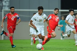 HLV Nishino phàn nàn thể lực cầu thủ Thái Lan