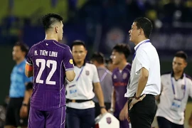 Tiến Linh trái ý thầy và chuyện "ghế HLV 4 chân, cầu thủ giữ 3"