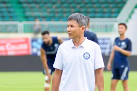 HLV Võ Đình Tân từ chức ở CLB Khánh Hoà