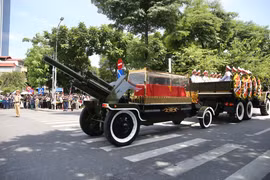 VIDEO đoàn xe chở linh cữu Tổng Bí thư Nguyễn Phú Trọng trên đường phố Hà Nội