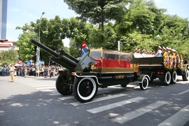 VIDEO đoàn xe chở linh cữu Tổng Bí thư Nguyễn Phú Trọng trên đường phố Hà Nội