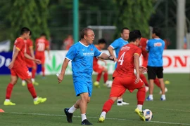 Bí "quân xanh", tuyển Việt Nam chọn đàn em U22 giao hữu
