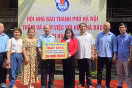 Hội Nhà báo Hà Nội hỗ trợ xây nhà Đại đoàn kết tại Hoà Bình