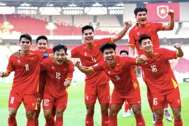 HLV Kim Sang-sik muốn U23 Việt Nam giữ sự tự tin ở chung kết