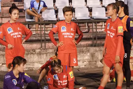 Bóng đá nữ Hà Nam "kiếm củi ba năm"...