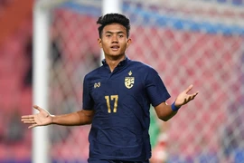 'Thần đồng' Thái Lan vỡ mộng thi đấu Ngoại hạng Anh