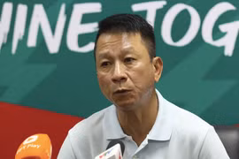 Hai HLV xin từ chức chỉ sau 3 trận V-League