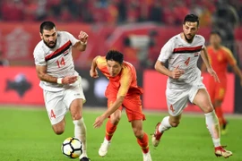 ĐT Trung Quốc "làm nóng" trước khi đấu tuyển Việt Nam