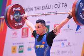 Lực sỹ Lại Gia Thành phá kỷ lục SEA Games của chính mình