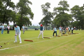 Trao 300 triệu đồng hỗ trợ học sinh, sinh viên nghèo vượt khó