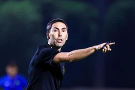 Thầy trò Garrido tự tin tranh vé với U23 Việt Nam