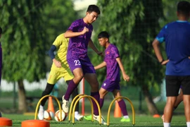 Cầu thủ Việt kiều không thể trụ lại U17 Việt Nam