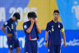 Thái Lan nhận thẻ đỏ, thua đậm 1-4 ngày ra quân giải U17 châu Á