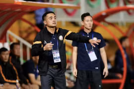 Trọng tài 'tặng' 11m cho HAGL, người trong cuộc nói gì?