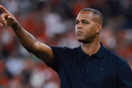 Indonesia họp bàn sa thải HLV Kluivert, chấp nhận đền bù tương đương 5 tỉ đồng?