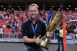 Công an Hà Nội FC ký hợp đồng với HLV Polking