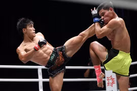 Nguyễn Trần Duy Nhất đấu võ sỹ Thái Lan tại MTGP Vietnam Championship 2023