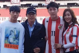 HLV Shin Tae-yong cho 2 con trai tập cùng đội U20 Indonesia