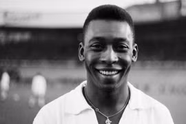 Nhận lương 10 USD/tháng và 10 điều thú vị về Pele