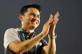 Công an Hà Nội FC ký hợp đồng với HLV Kiatisak