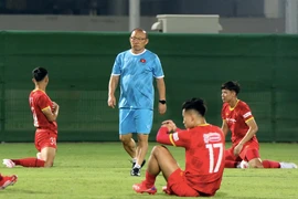 ĐT Việt Nam điều chỉnh nhịp sinh học trước trận gặp Trung Quốc