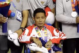 Giữa tin đồn "giải nghệ vì Đoàn Văn Hậu", Evan Dimas bất ngờ tái xuất