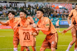 HAGL lột xác nhờ... không còn Công Phượng, Văn Toàn?!