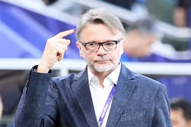 HLV Troussier phá kỷ lục thất bại của chính mình tại ĐT Việt Nam