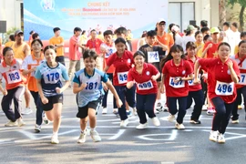4.000 người tham gia vòng chung kết Giải chạy Báo Hànộimới mở rộng 2025