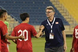 Ai thay ông Troussier dẫn U23 Việt Nam đá giải châu Á?