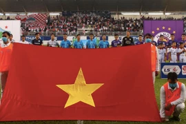 Bóng đá Việt chung tay vì miền Trung ruột thịt