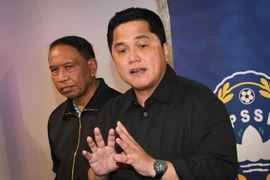 FIFA ra phán quyết vụ Chủ tịch bóng đá Indonesia ngồi 2 ghế