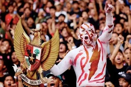 FIFA phạt nặng Indonesia