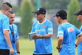 HLV Mai Đức Chung mong học trò làm mình 'đau đầu'