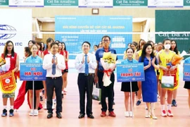 Hà Nội cùng 5 đội bóng chuyền nữ tranh cúp Cát Bà Amatina 2022