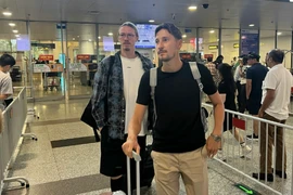 Cầu thủ đắt giá nhất tuyển Nga có mặt tại Hà Nội