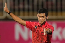 Trọng tài Trần Ngọc Nhớ mắc sai lầm khi "tưởng tượng" ra phạt đền