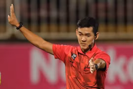 Trọng tài Trần Ngọc Nhớ mắc sai lầm khi "tưởng tượng" ra phạt đền