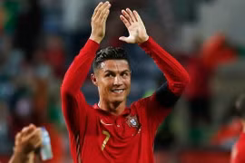 Đón hụt Messi, Indonesia muốn mời Ronaldo sang giao hữu