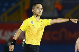 Trọng tài từng bị kỷ luật nặng lại mắc sai lầm ở V-League 2022