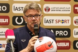 HLV Troussier nóng lòng xem U23 Việt Nam đấu U23 Iraq