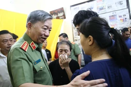 Bộ trưởng Tô Lâm chia sẻ nỗi đau thương với thân nhân 3 cán bộ chiến sỹ Cảnh sát phòng cháy, chữa cháy hy sinh khi làm nhiệm vụ