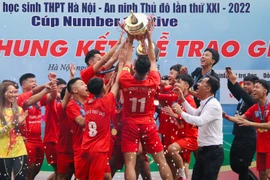 Toàn cảnh Lễ trao thưởng giải bóng đá học sinh THPT Hà Nội 2022