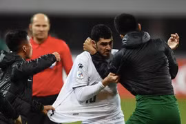 'Treo giò' 6 cầu thủ Thái Lan, Trung Quốc đánh nhau ở cúp C1