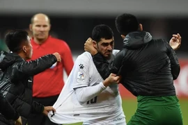 'Treo giò' 6 cầu thủ Thái Lan, Trung Quốc đánh nhau ở cúp C1