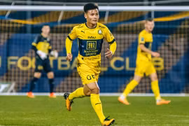 Pau FC thăng hoa, Quang Hải vẫn chật vật tìm chỗ đứng