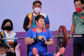 Lực sỹ 'già nhất' đoàn Việt Nam phá kỷ lục Para Games