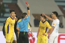 11 cầu thủ bị 'treo giò' tại vòng 12 V-League