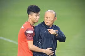 Thầy Park bảo vệ Phan Văn Đức trước những chê bai phong độ